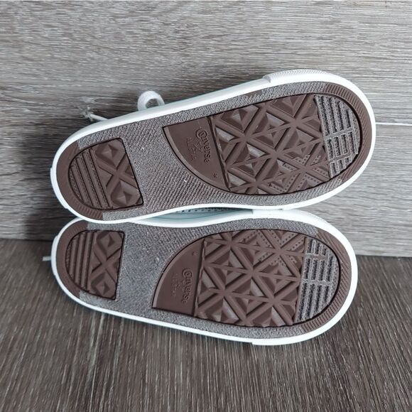 Converse Perforated Low Top Sneaker Size 9 - Picture 7 of 8